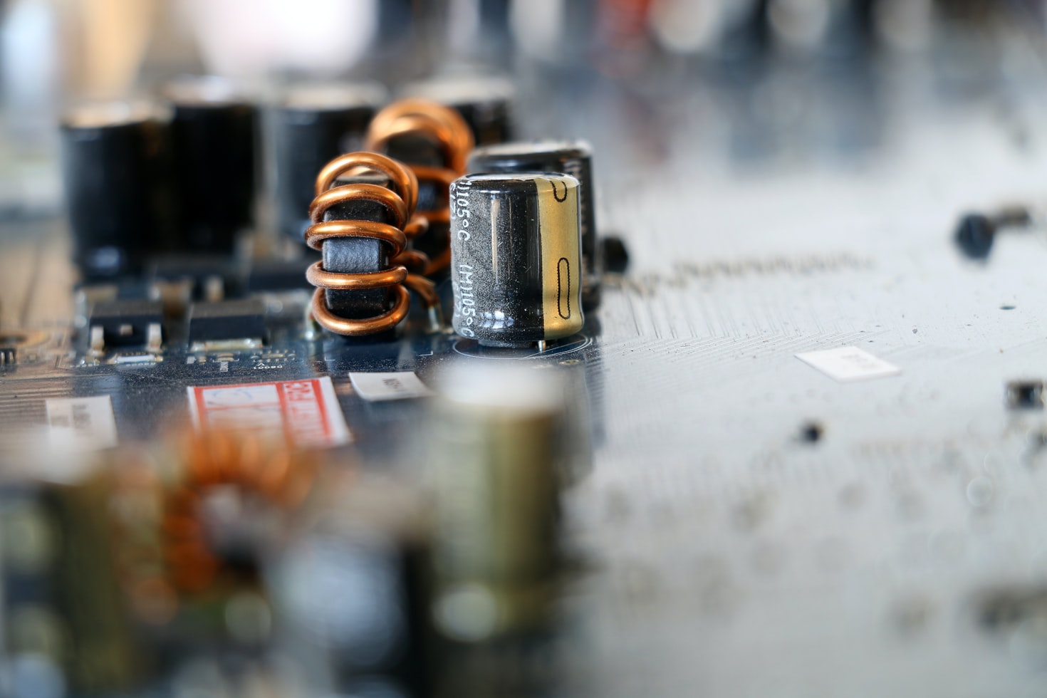 Capacitor vs. Inductor Easybom